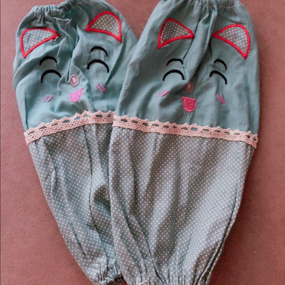 Cute Happy Face Bear Lace Foot/Arm Sleeve